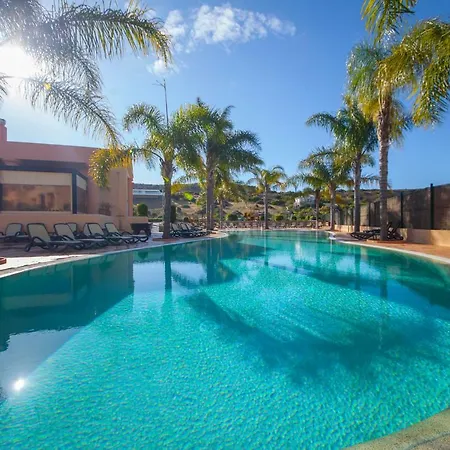 B27 - Luzbay 2 Bed Lägenhet *