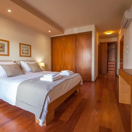 B27 - Luzbay 2 Bed Lägenhet *