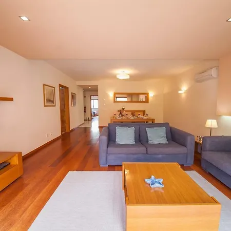 B27 - Luzbay 2 Bed Lägenhet *